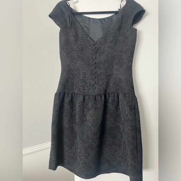 Beautiful black cocktail dress size 8 - Picture 1 of 4
